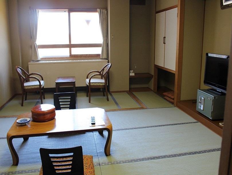岩菅酒店 山之內 外观 照片